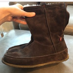 Clark boots size 9 used but still great condition